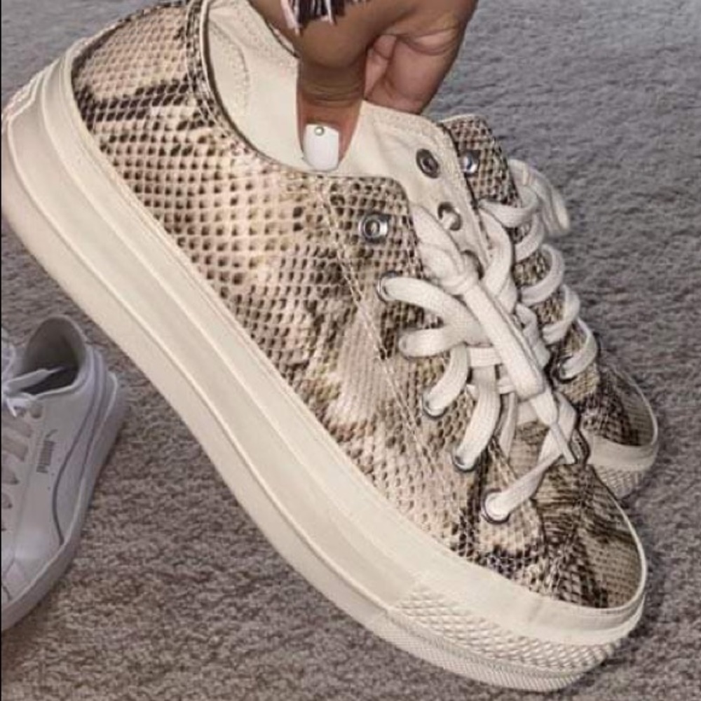 Converse 7.5 W! Platforms! Can take more pictures!